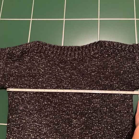 Banana Republic Sweater - Picture 2 of 4